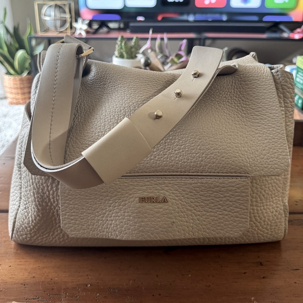 Furla Capriccio Shoulder Bag